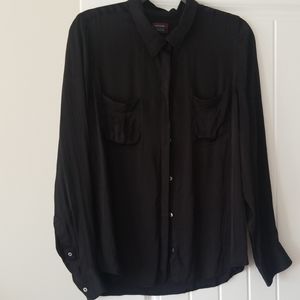 Black silk UNTUCKit button down shirt